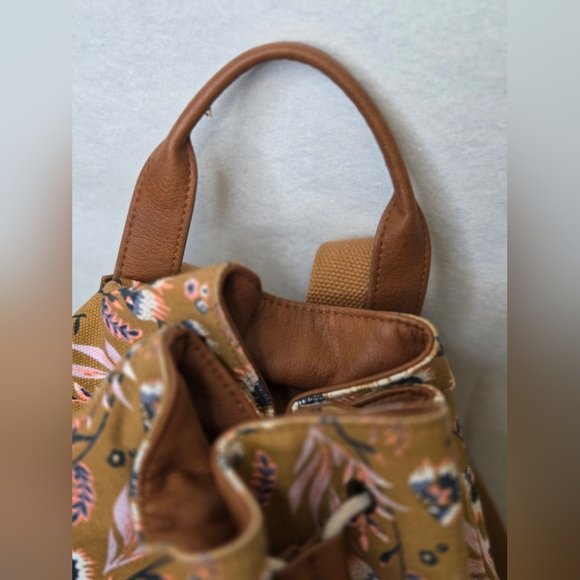 Universal Thread Canvas Floral print drawstring bucket style bag backpack - Picture 3 of 11